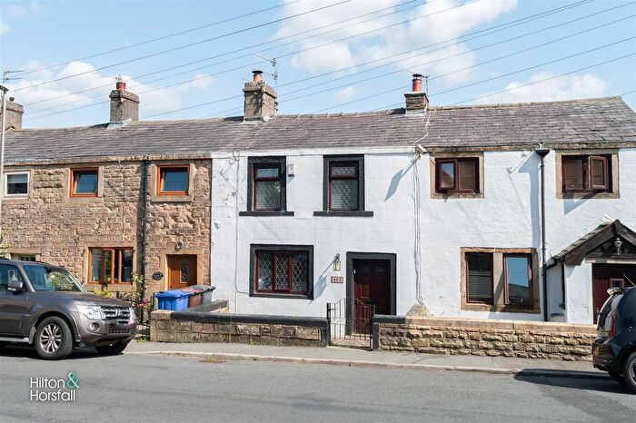 2 Bedroom Cottage For Sale In Wheatley Lane Road, Fence, BB12