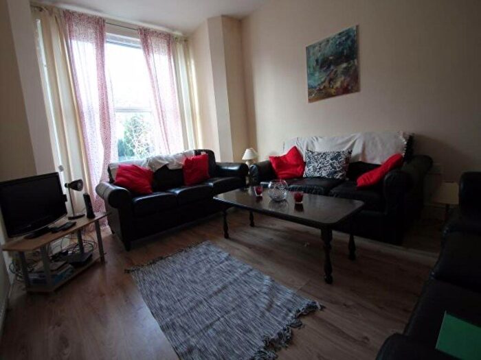 7 Bedroom House To Rent In Brudenell Mount, Leeds, LS6