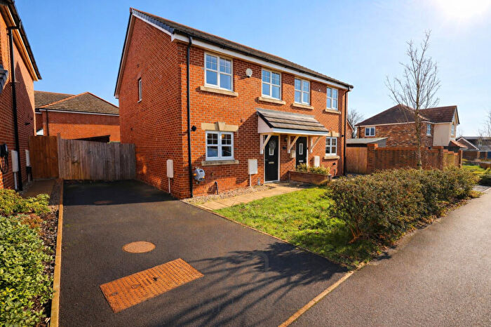 3 Bedroom Semi-Detached House For Sale In Sanderling Way, Wesham, Preston, PR4