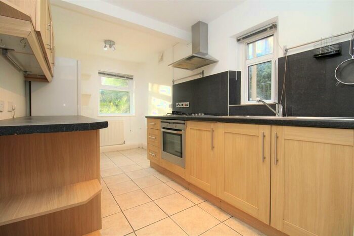 2 Bedroom Ground Maisonette To Rent In Surbiton, KT5