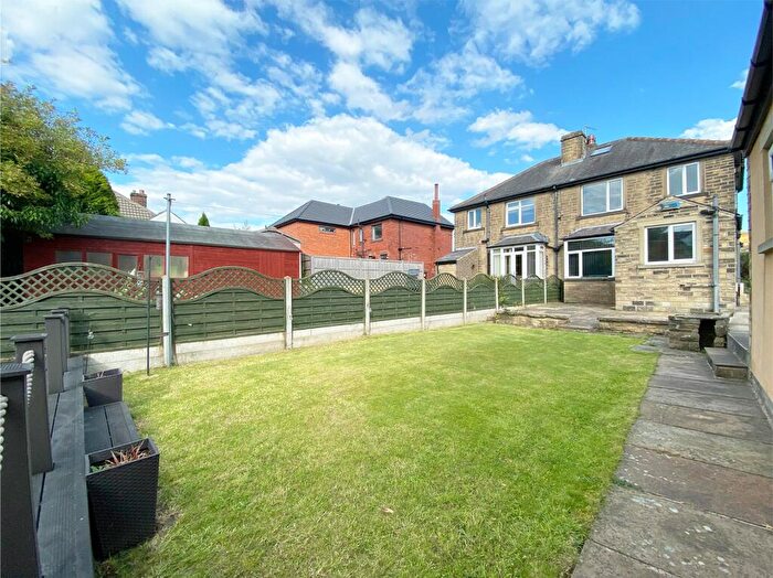 3 Bedroom Semi-Detached House To Rent In Heaton Moor Road, Huddersfield, HD5