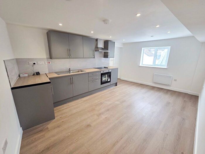 1 Bedroom Flat To Rent In Cardiff Road, Caerphilly, CF83