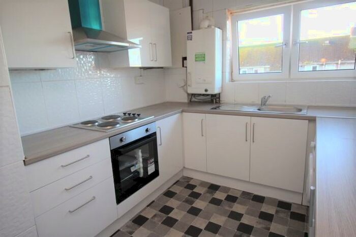 2 Bedroom Flat To Rent In F Langloan Place, Coatbridge, ML5