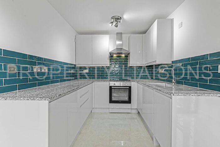 3 Bedroom Flat To Rent In Newlands Quay, Wapping, E1W