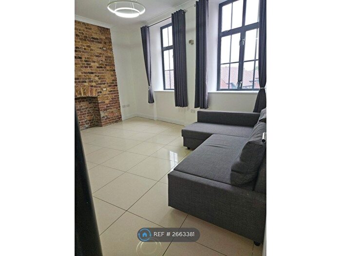 2 Bedroom Flat To Rent In Spitalfields, London, E1