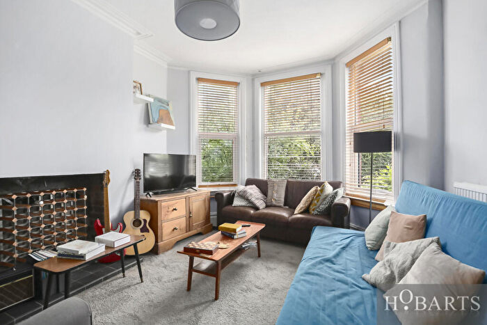 2 Bedroom Maisonette For Sale In Crescent Road, Alexandra Park, N22