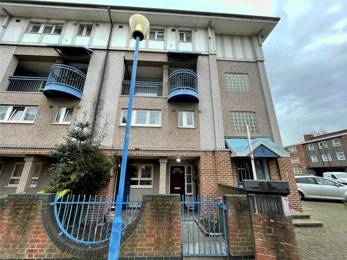 3 Bedroom Flat To Rent In Gillman Drive Gillman Drive, London, London, E15