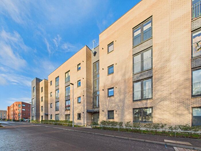 2 Bedroom Flat To Rent In Niddrie Mains Road, Niddrie, Edinburgh, EH16