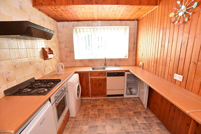 3 Bedroom Semi-Detached House For Sale In College Road, Margate, CT9 - Photo 6