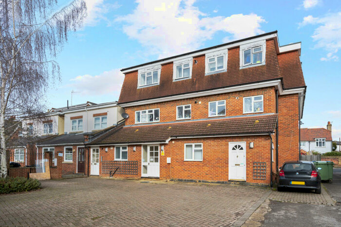 1 Bedroom Apartment To Rent In Hidden Close, West Molesey, Surrey, KT8