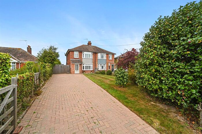 3 Bedroom Semi-Detached House For Sale In Holbrook Road, Stutton, IP9