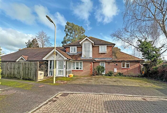 7 Bedroom Detached House For Sale In Kilford Court, Botley, Southampton, SO30