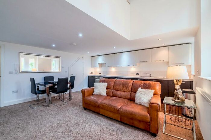 1 Bedroom Flat To Rent In Clare Hall, Prescott Street, Halifax, West Yorkshire, HX1