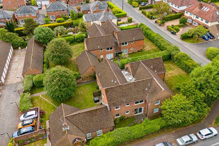 2 Bedroom Flat For Sale In St. Johns Road, Penn, HP10