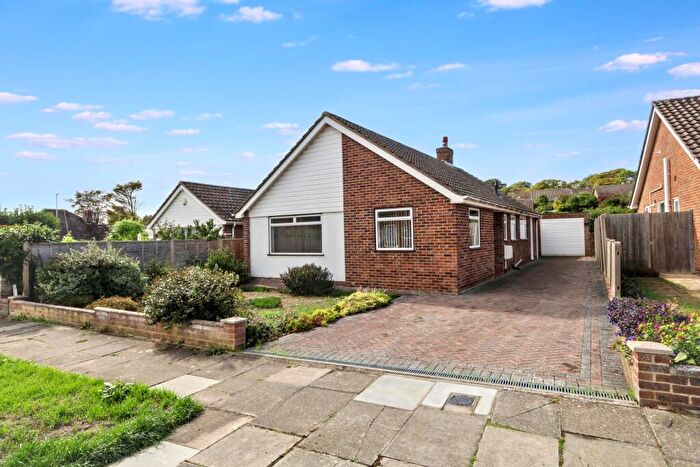 3 Bedroom Detached Bungalow For Sale In Hangleton Valley Drive, Hove, Brighton & Hove, BN3