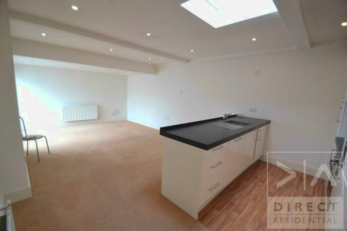 2 Bedroom Apartment To Rent In High Street, Epsom, KT19