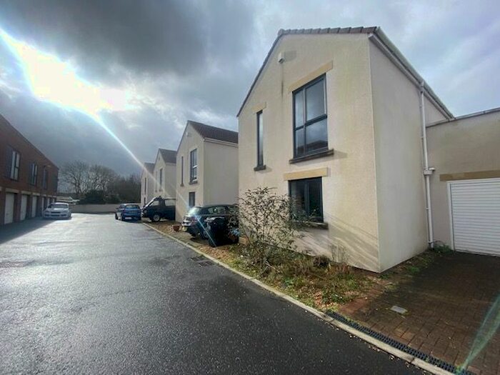 4 Bedroom Property To Rent In Bridge Views, Bristol, BS4