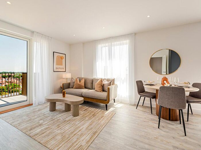1 Bedroom Flat For Sale In Lampton Road, Hounslow, TW3