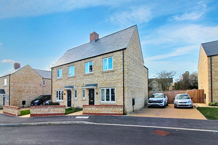 3 Bedroom Semi-Detached House For Sale In Ormond Manor Road, Fritwell, OX27