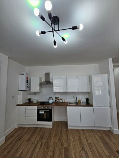 3 Bedroom Flat To Rent In Eagle Road, Wembley, HA0
