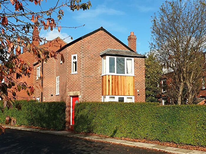 3 Bedroom End Of Terrace House To Rent In Hartley Crescent, Woodhouse, Leeds, West Yorkshire., LS6