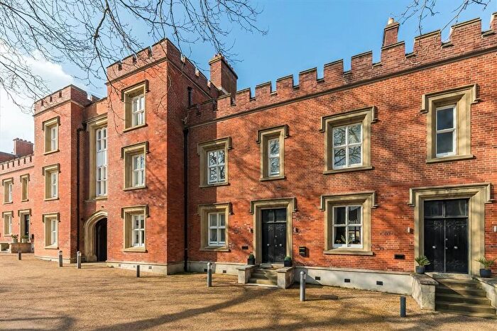 3 Bedroom Terraced House To Rent In Wellesley Road, Woolwich, SE18