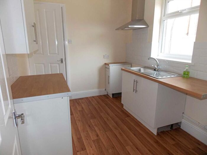 3 Bedroom Terraced House To Rent In Sixhills Street, Grimsby, DN32