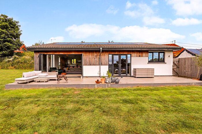 3 Bedroom Detached House For Sale In Nadderwater, Exeter, EX4