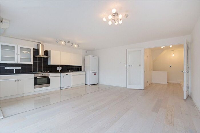 2 Bedroom Flat To Rent In Scotney House, Mead Place, London, E9