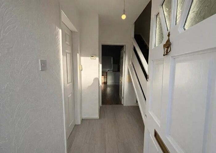 2 Bedroom Flat To Rent In High Street, London, SL3