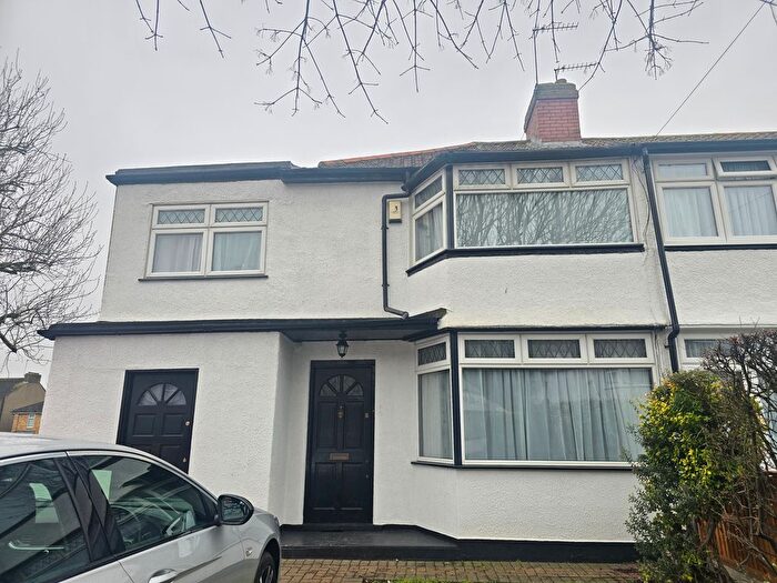 3 Bedroom Property To Rent In Mayfield Crescent, London, N9