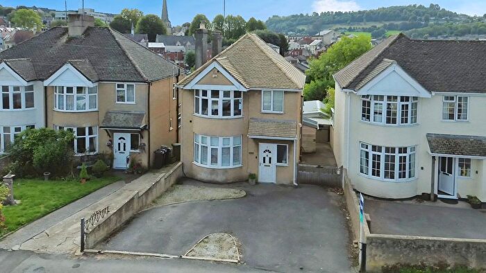 4 Bedroom Detached House For Sale In Folly Lane, Stroud, GL5