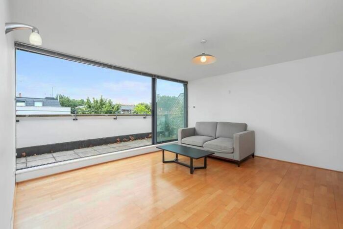 2 Bedroom Flat To Rent In Arlington Road, Camden, NW1