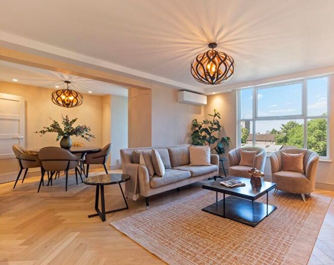 3 Bedroom Flat To Rent In St. Johns Wood Park, London, NW8