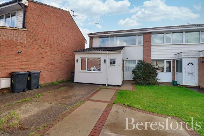 3 Bedroom Semi-detached House For Sale In Rebecca Gardens, Silver End, CM8