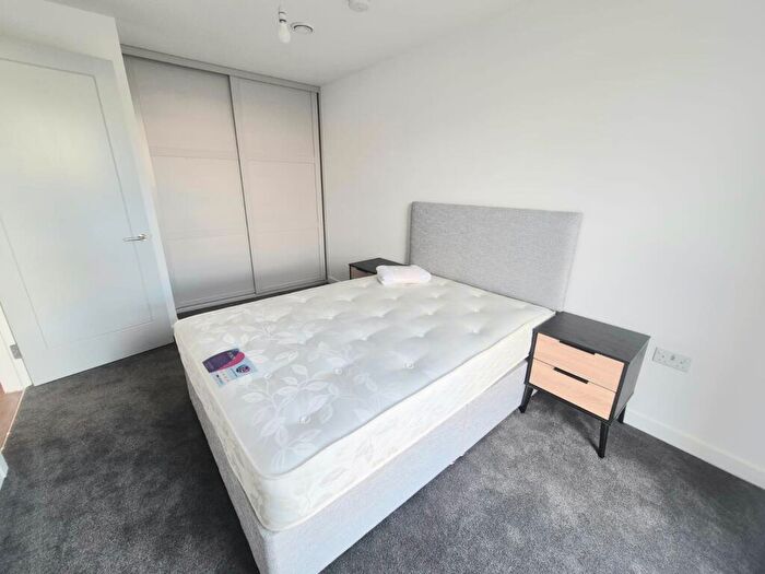 1 Bedroom Apartment To Rent In Cow Green, Halifax, HX1