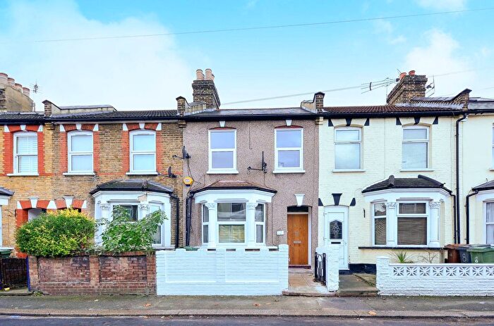 2 Bedroom Property To Rent In Higham Hill, Walthamstow, London, E17