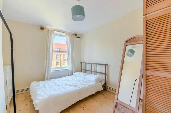 3 Bedroom Maisonette To Rent In Fulham Court, Fulham Broadway, London, SW6