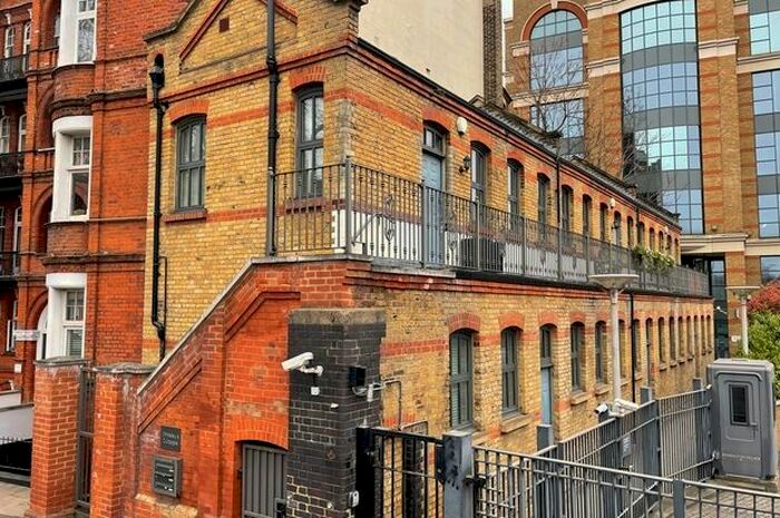 2 Bedroom Property To Rent In Mornington Avenue, London, W14