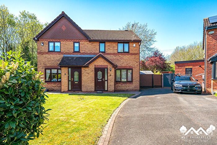 3 Bedroom Semi-detached House For Sale In Wantage View, Huyton, Liverpool, L36