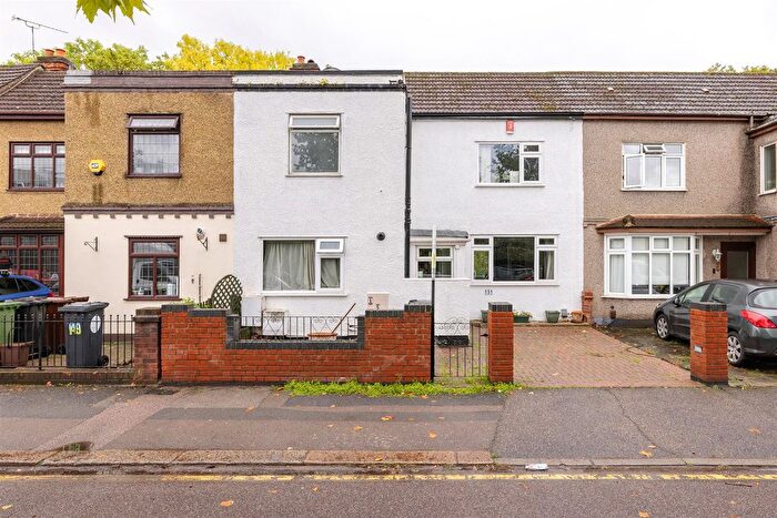 3 Bedroom Terraced House For Sale In Cavendish Road, Chingford, E4