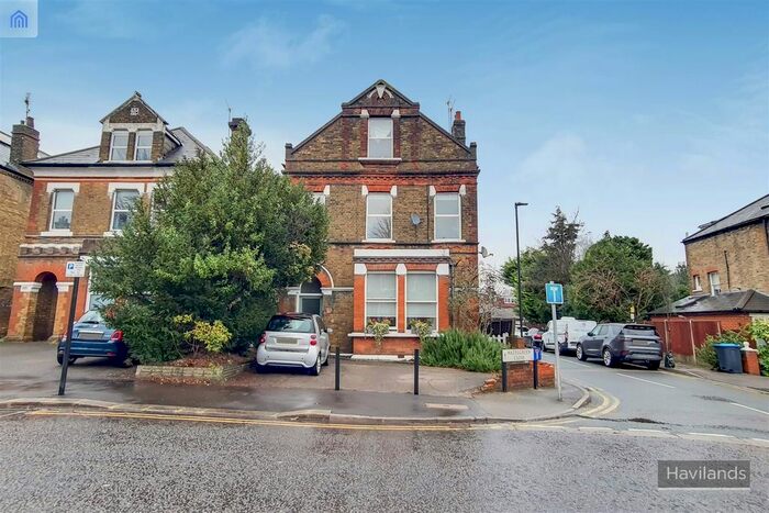2 Bedroom Flat To Rent In Station Road, Winchmore Hill, N21
