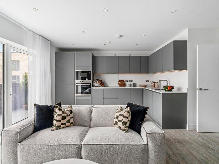 1 Bedroom Flat For Sale In Newmarket Road, Teversham, Cambridge, CB5