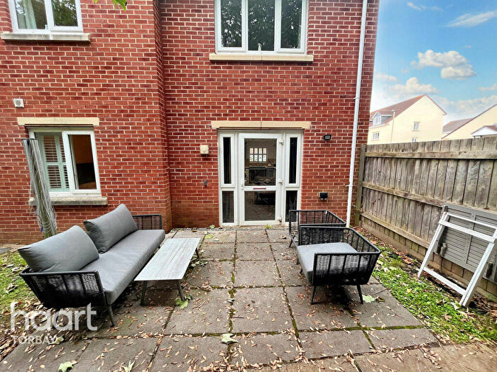 1 Bedroom Apartment For Sale In Willow Way, Exeter, EX4