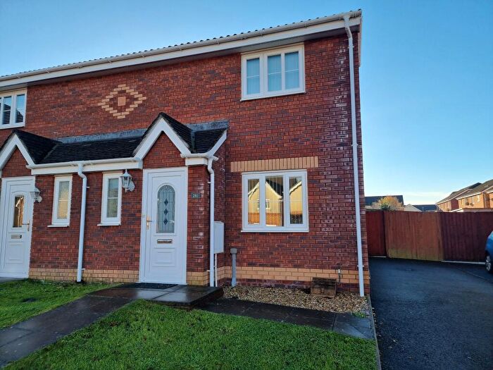 3 Bedroom House To Rent In Pant Bryn Isaf, Llwynhendy, Llanelli, SA14