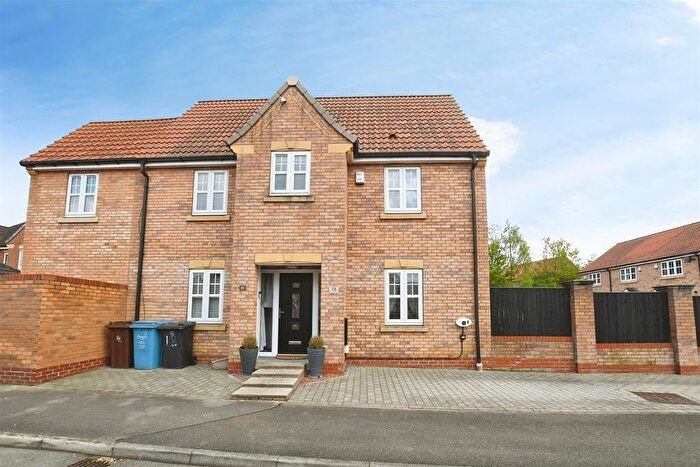 4 Bedroom End Of Terrace House For Sale In Pools Brook Park, Kingswood, Hull, HU7