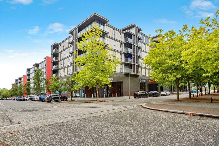 2 Bedroom Flat For Sale In South Fifth Street, Milton Keynes, MK9
