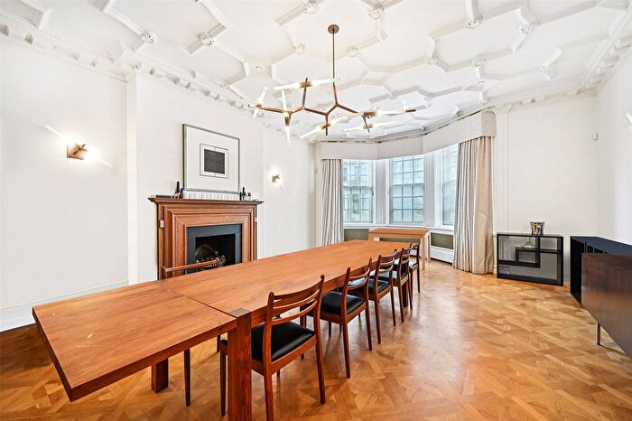 3 Bedroom Flat For Sale In Eaton Gate, Belgravia, SW1W
