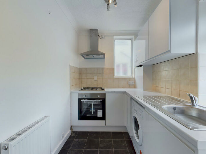 2 Bedroom Ground Maisonette To Rent In Windsor Close, Northwood Hills, HA6