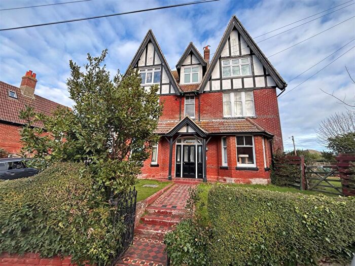 1 Bedroom Flat To Rent In Ward Road, Totland, PO39